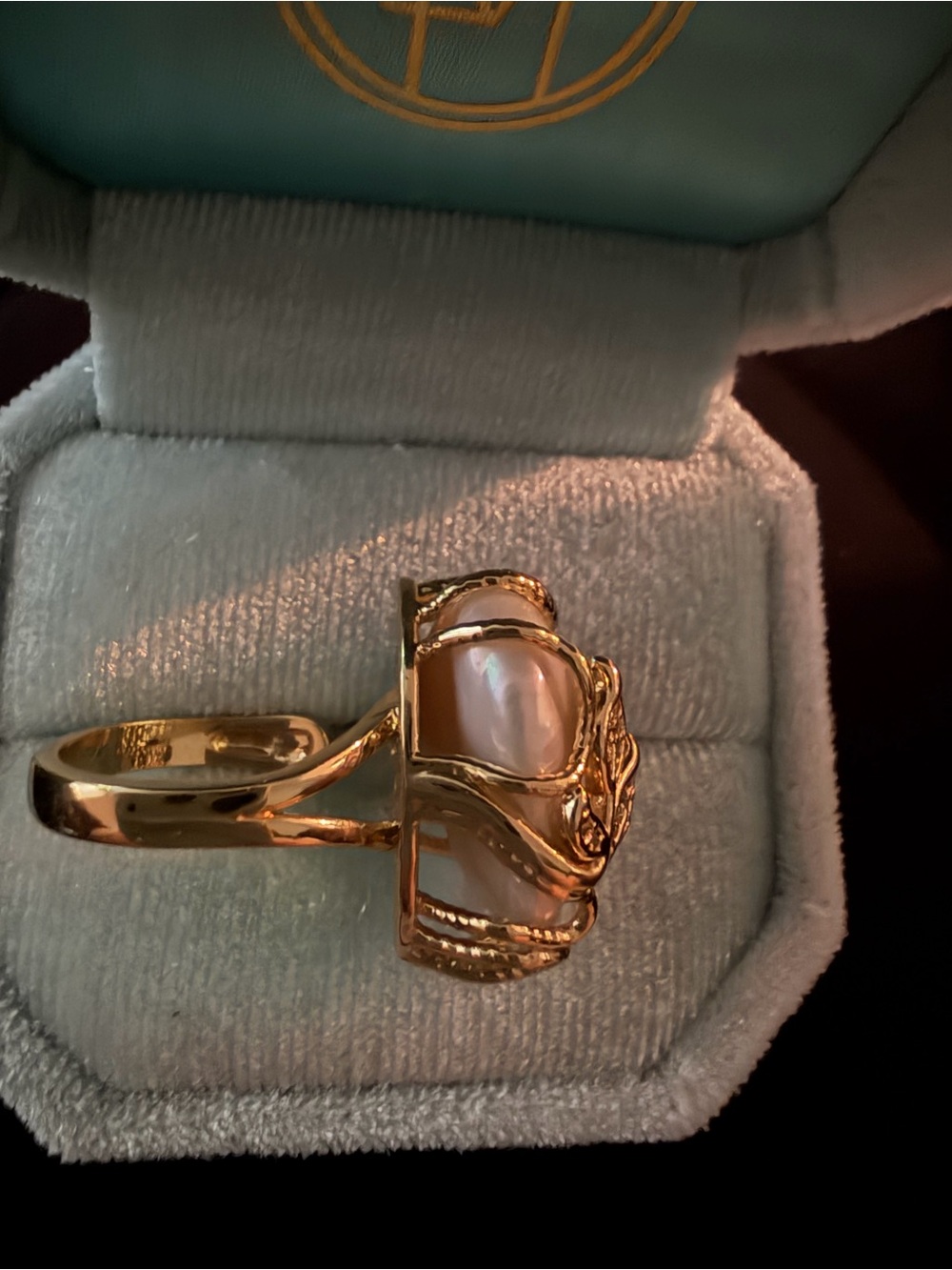 Gold-Trim Baroque Pearl Leaf Ring adjustable - Picture 3 of 9